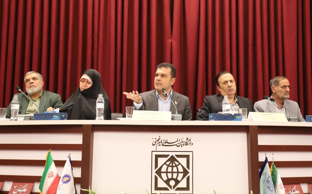 نشست معاون رئیس جمهور با نخبگان استان قزوین