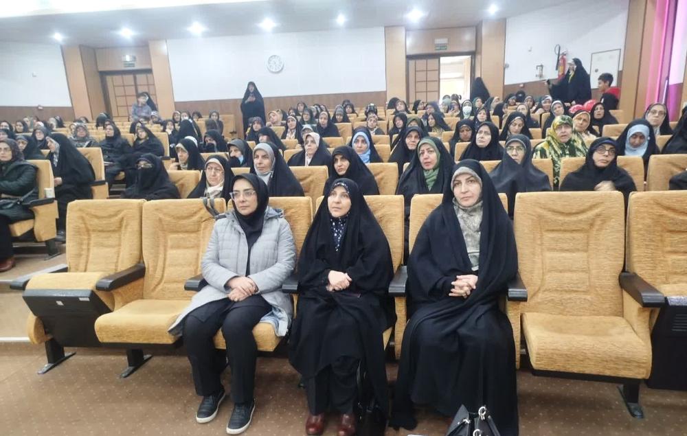 مراسم جشن همایش شکوه مادری در دانشگاه برگزار شد